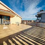 別荘 The Domi Villa&apartments ドゥラス